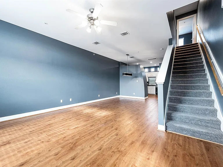7650 Springhill St #704 — Photo 8