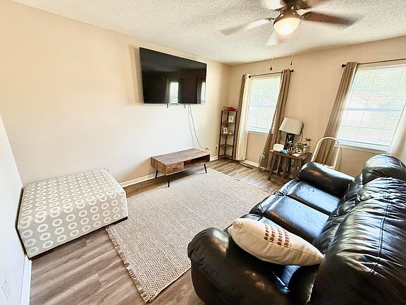 2nd image of 1418 Michelle Dr