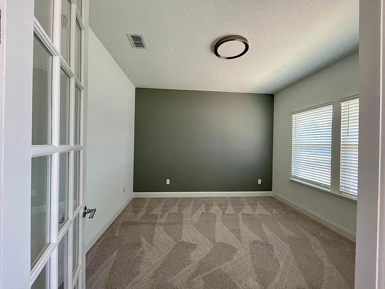 267 Seaforth Dr — Photo 6