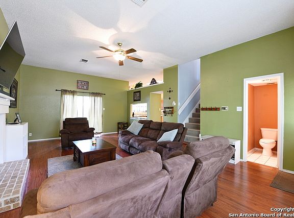 5th image of 646 Cypressgreen Dr
