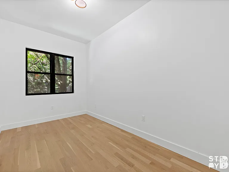 155 Monroe St #1 — Photo 13