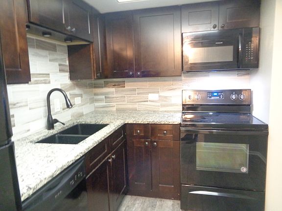 5th image of 10445 S Mansfield Ave Unit 2D