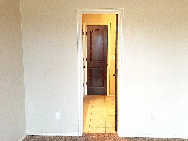 2508-2510 Leeds Ln — Photo 13