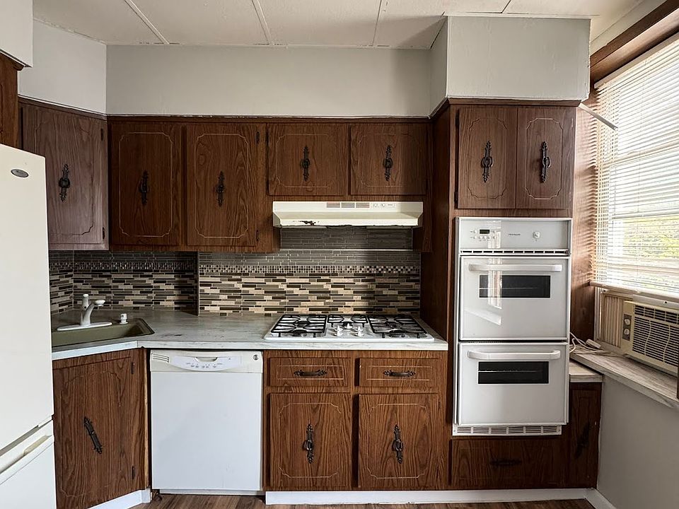 1st image of 570 Highland Ave #2