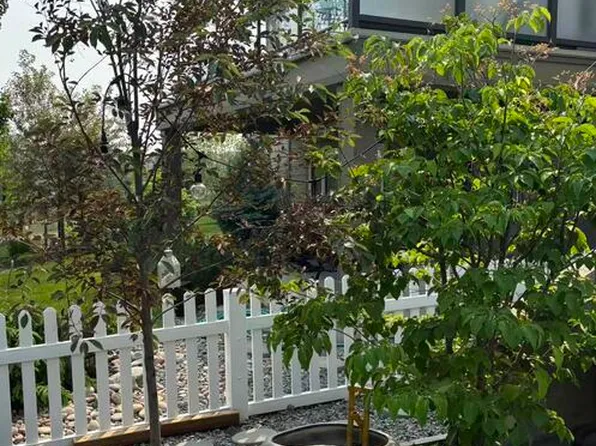 653 178a St SW, Edmonton, AB T6W 2L5