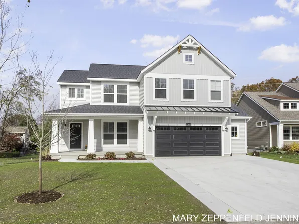 13405 Maple Leaf Dr, Nunica, MI 49448