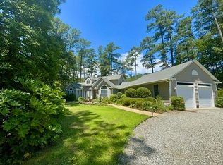 380 Pine Reach Dr, Kilmarnock, VA 22482