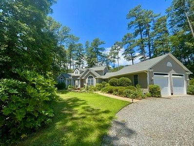 380 Pine Reach Dr, Kilmarnock, VA, 22482