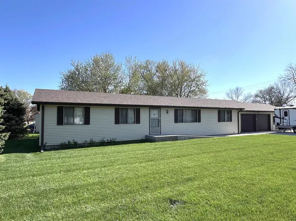 881 A St, David City, NE 68632