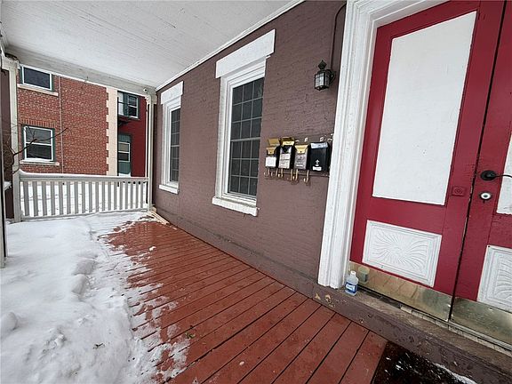 4th image of 363 Lake Ave