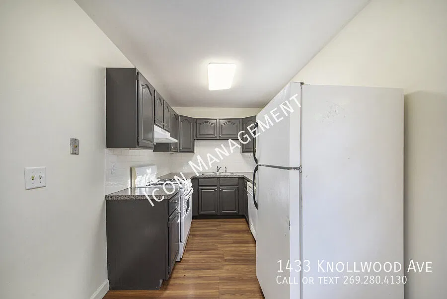 Pre-Leasing! Near WMU and Lawson Ice Arena! — Photo 4