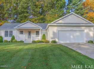 15131 Jasmin Ct, Grand Haven, MI 49417