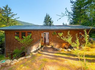 368 Eagles Nest Rd, Bowen Island, BC V0N 1G1