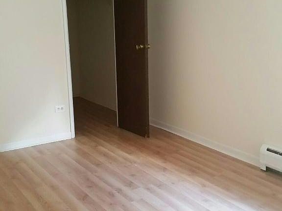 5th image of 10050 Holly Ln