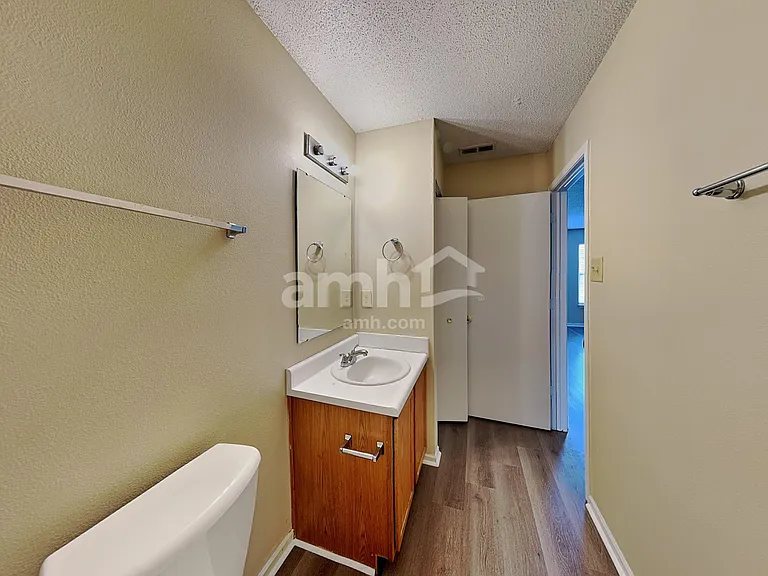 1939 Dutch Elm Dr — Photo 14