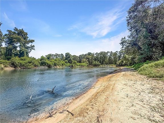 3rd image of 23493 Will Richardson Rd