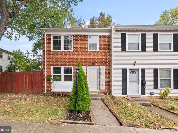 16566 Sherwood Pl, Woodbridge, VA 22191