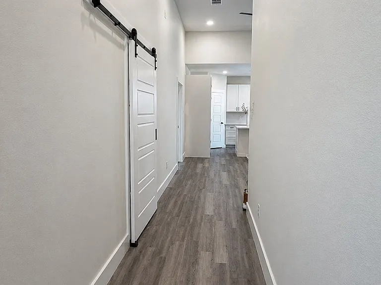 2224 Hercules Dr — Photo 18