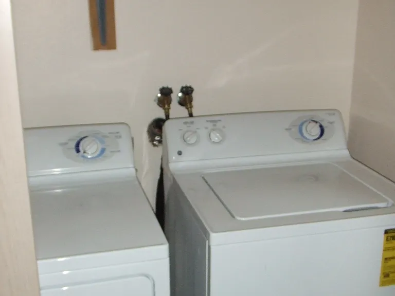 McNary Heights Apartments — Photo 23