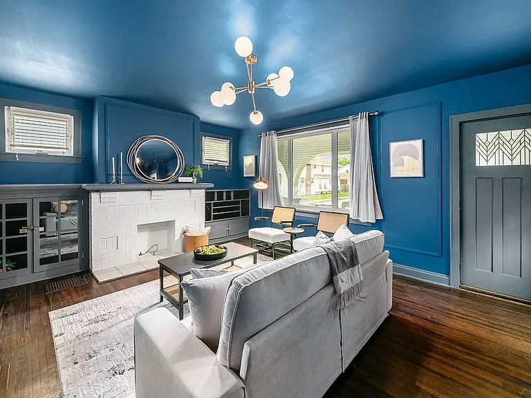 211 E Jenkins Ave — Photo 9