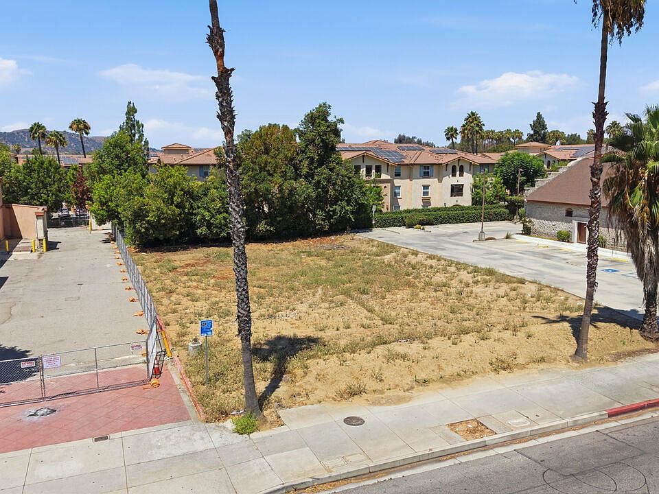 2nd image of 1447 S Garey Ave