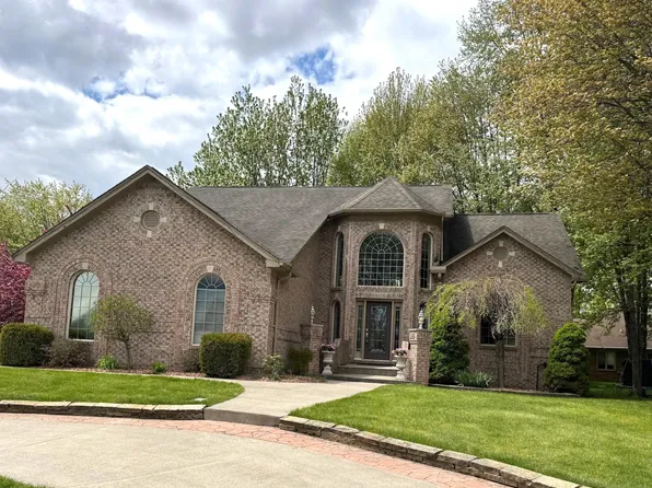 68135 Lake Angela Dr, Richmond, MI 48062