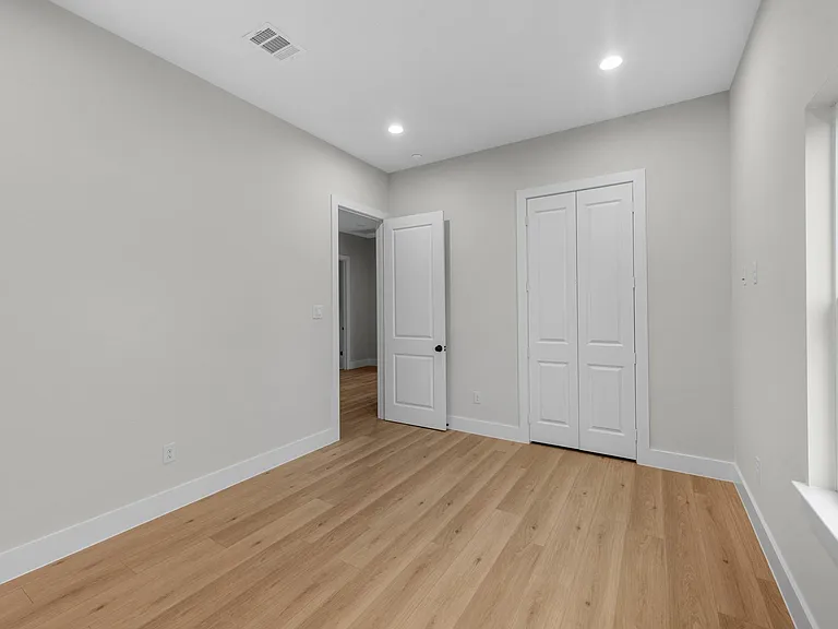 2348 Delafield St — Photo 21