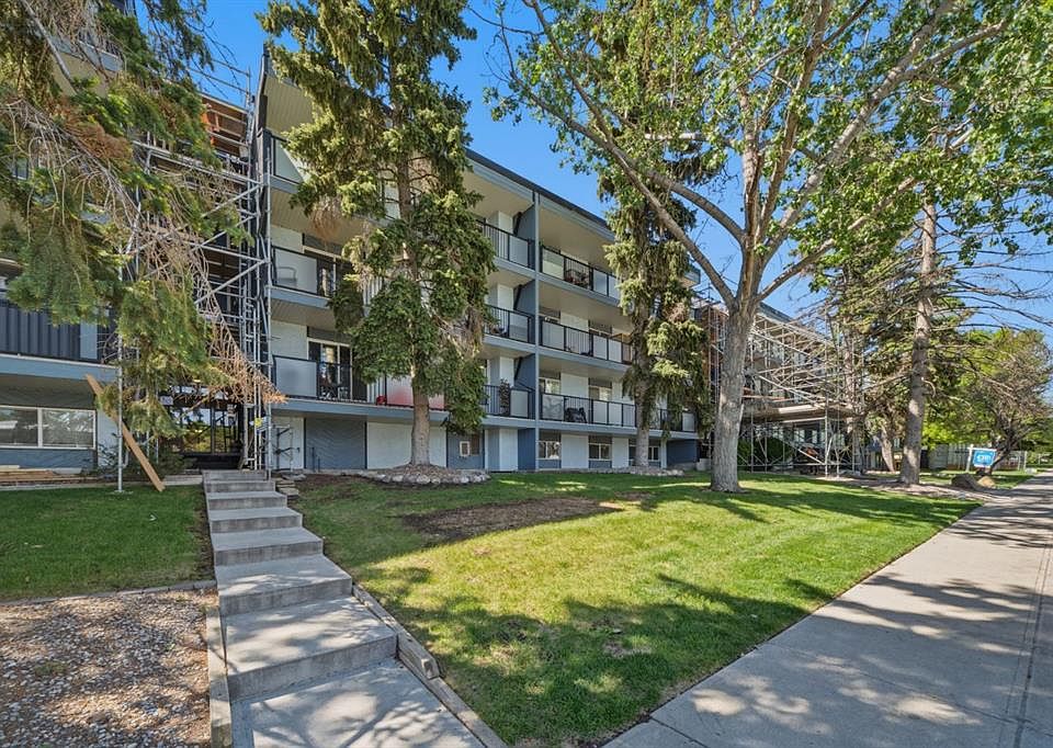 1st image of 617 N 56th Ave SW #401