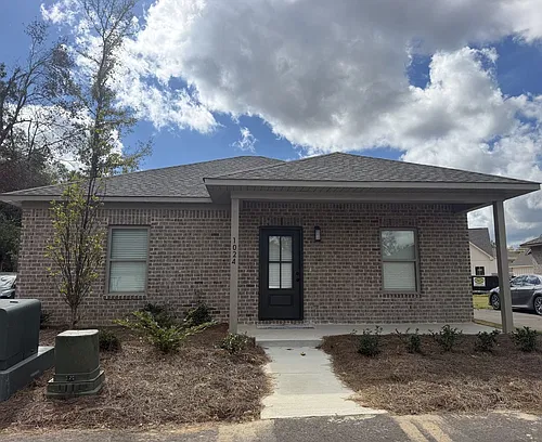Floor plan 1024 Holmes Drive