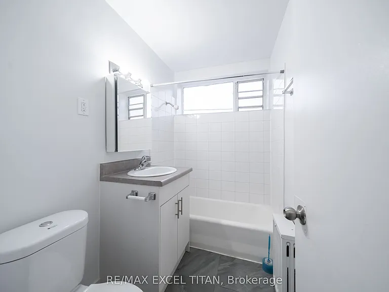 2507 Eglinton Ave W #106 — Photo 11