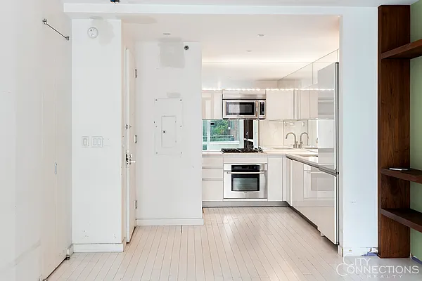 Sold by City Connections Realty | media 4