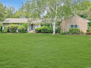 355 Azalea Rd, Mattituck, NY 11952