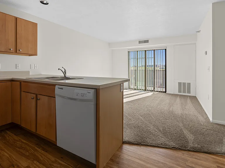 Highlands Ridge Apartments