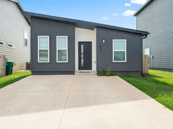 671 Saint Charles Pl, Bentonville, AR 72713