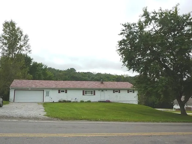 6381 Tuscarawas Rd photo 1