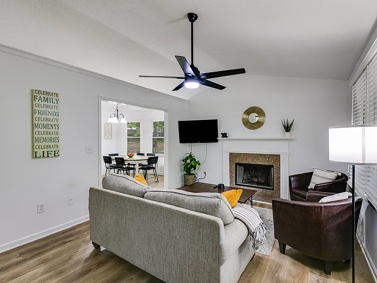 204 Wesley Mill Ln — Photo 3