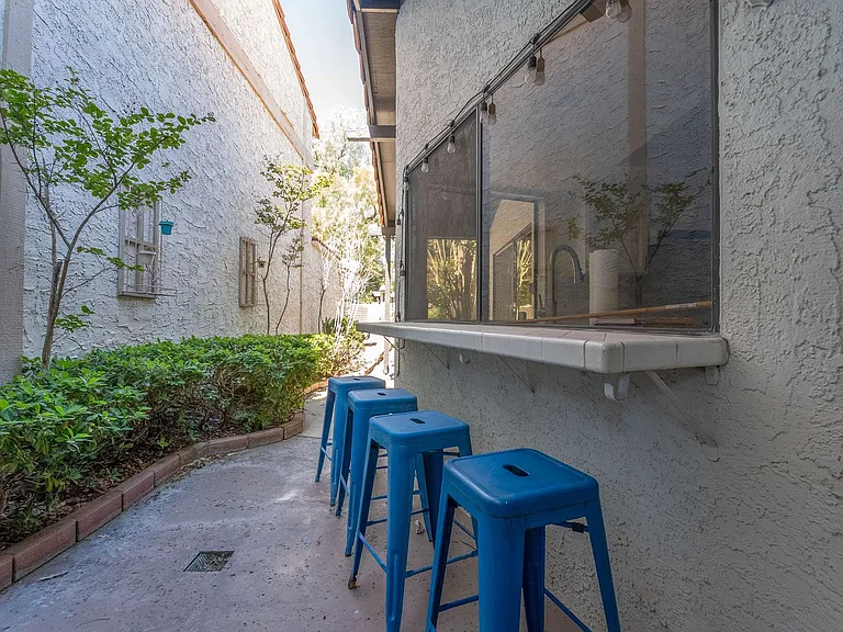 2204 Plaza Del Robles — Photo 27