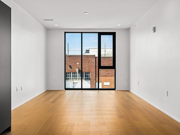 5th image of 2323 2nd Ave S #3C