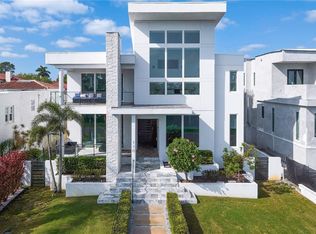 110 Palmera Blvd NE, Saint Petersburg, FL 33704