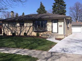 1855 Pinetree Dr, Trenton, MI 48183