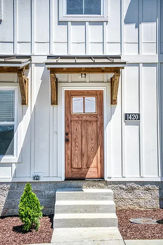 1420 Spring Pointe Ln Photo 1