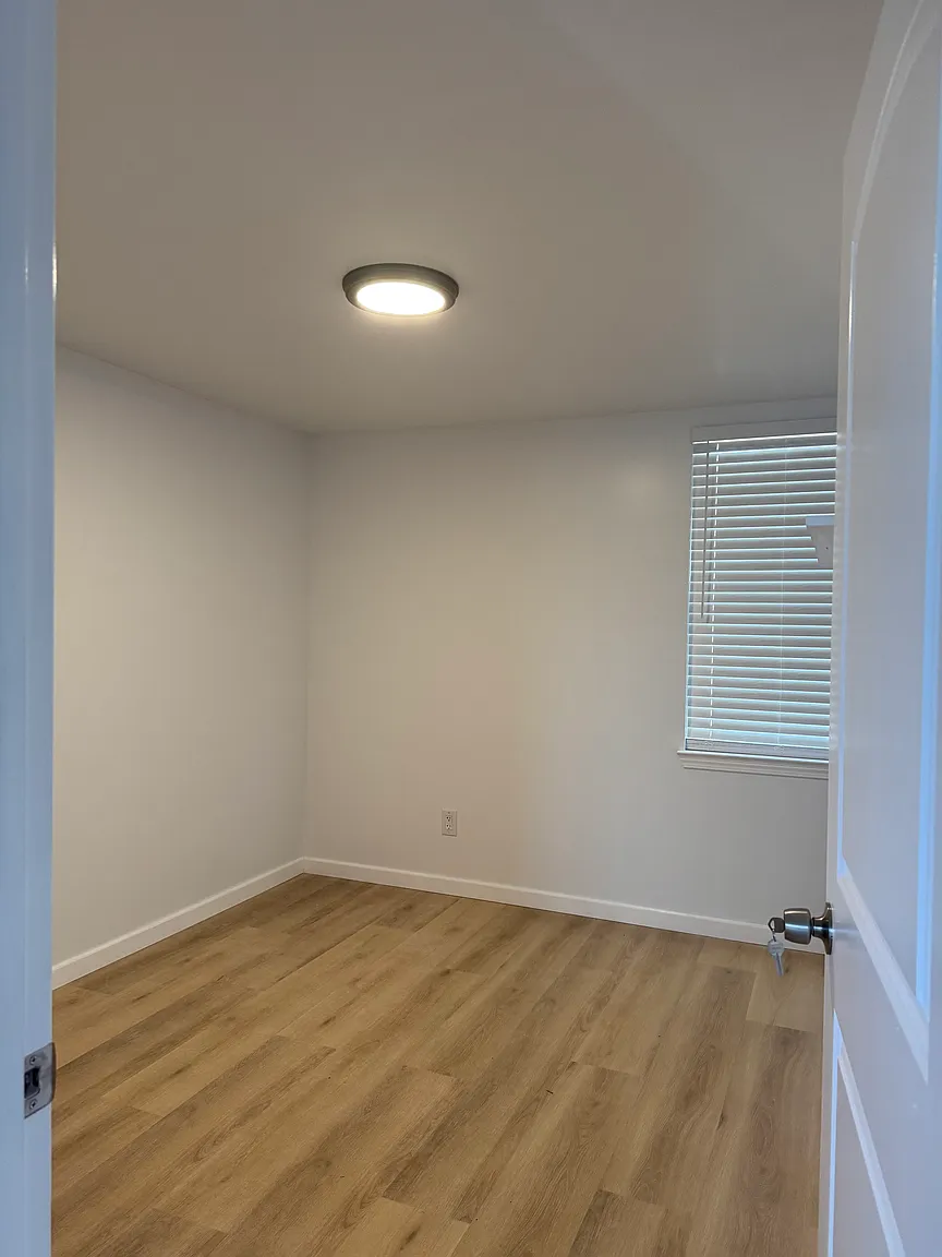 407 Holly Ln photo 1