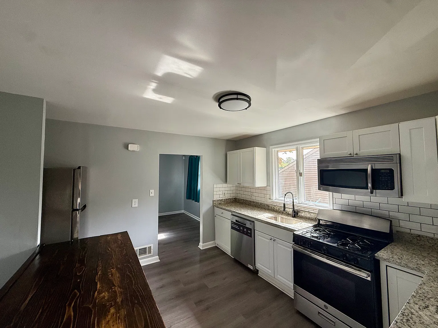 3 bed, 1600 sqft, $3,400 — Photo 4