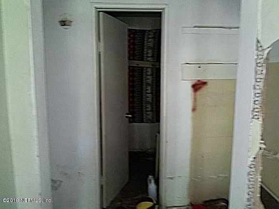 5th image of 5652 Potomac Ave
