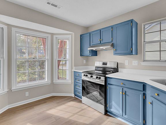5th image of 307 Salterton St