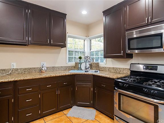 4th image of 6523 Whitsett Ave