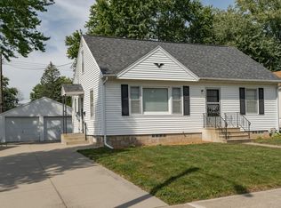 923 16th Ave NE, Rochester, MN 55906