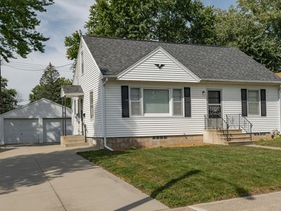 923 16th Ave NE, Rochester, MN, 55906