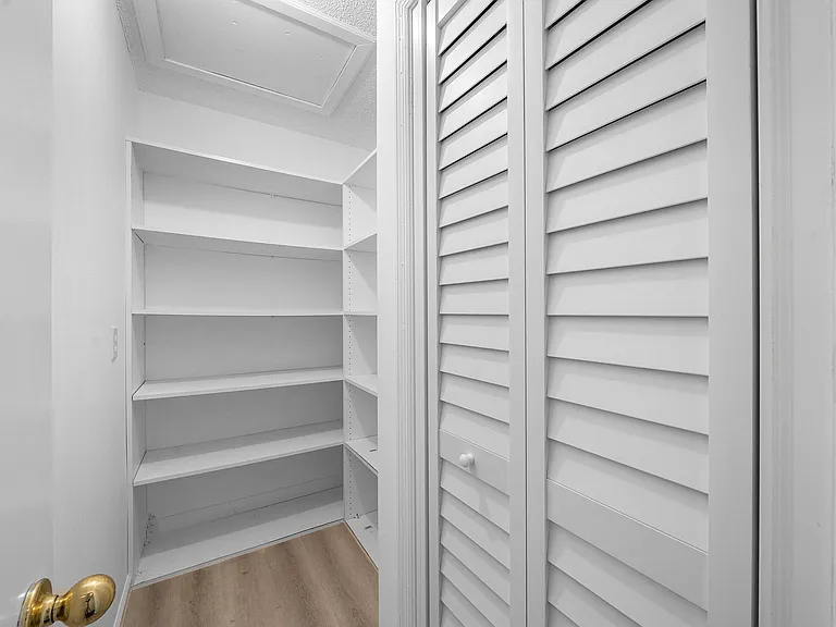 2303 Lowson Blvd #D — Photo 19