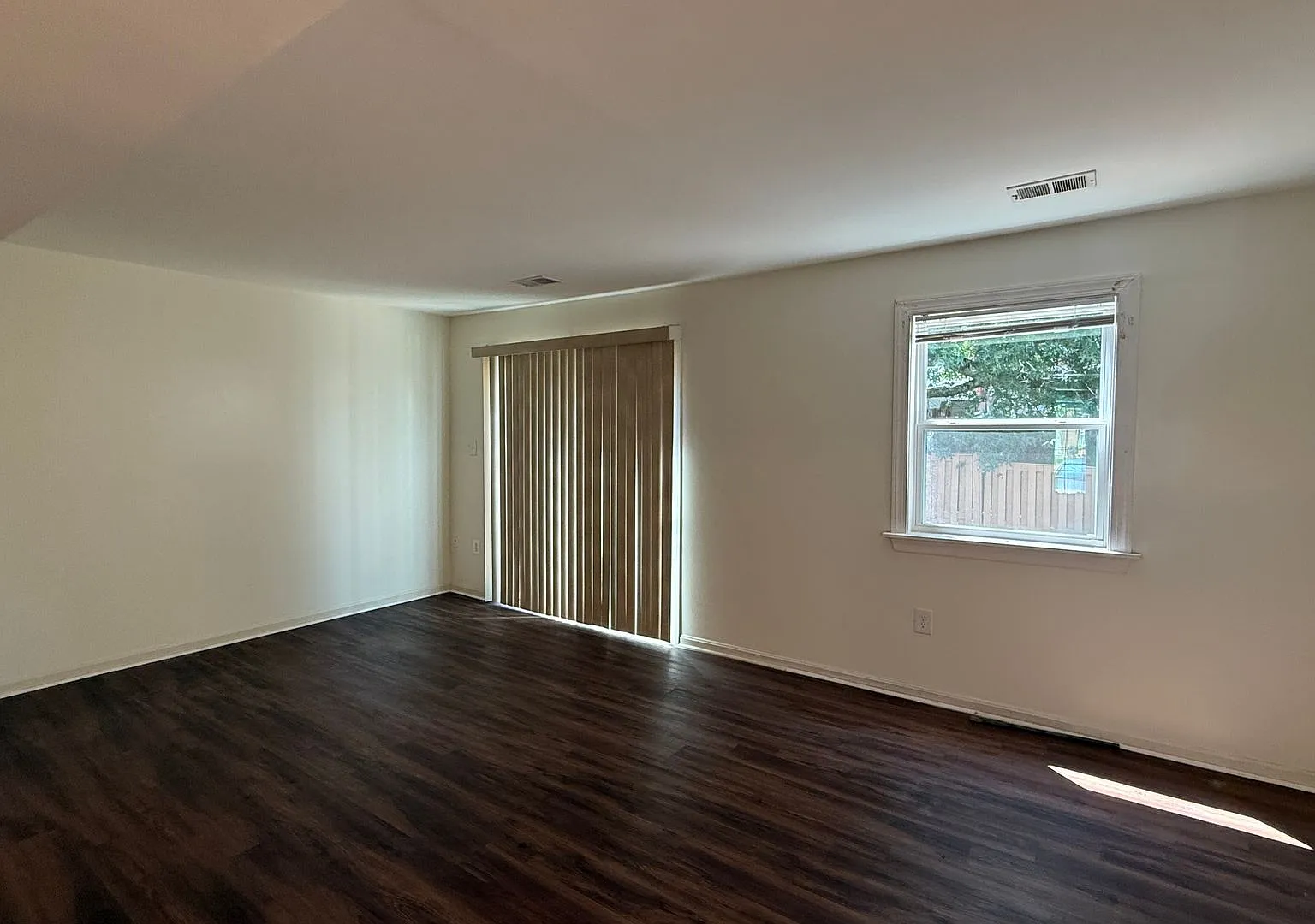 Lake Ridge Townhouse — Photo 4